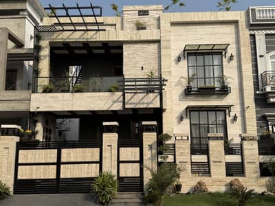 10 Marla Luxury House Available For Sale with Basement in Citi Housing Sialkot