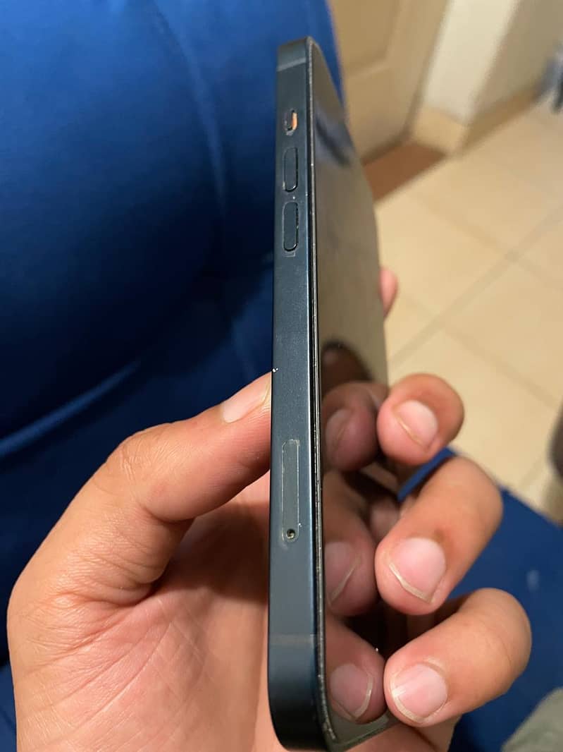Apple iPhone 13 6