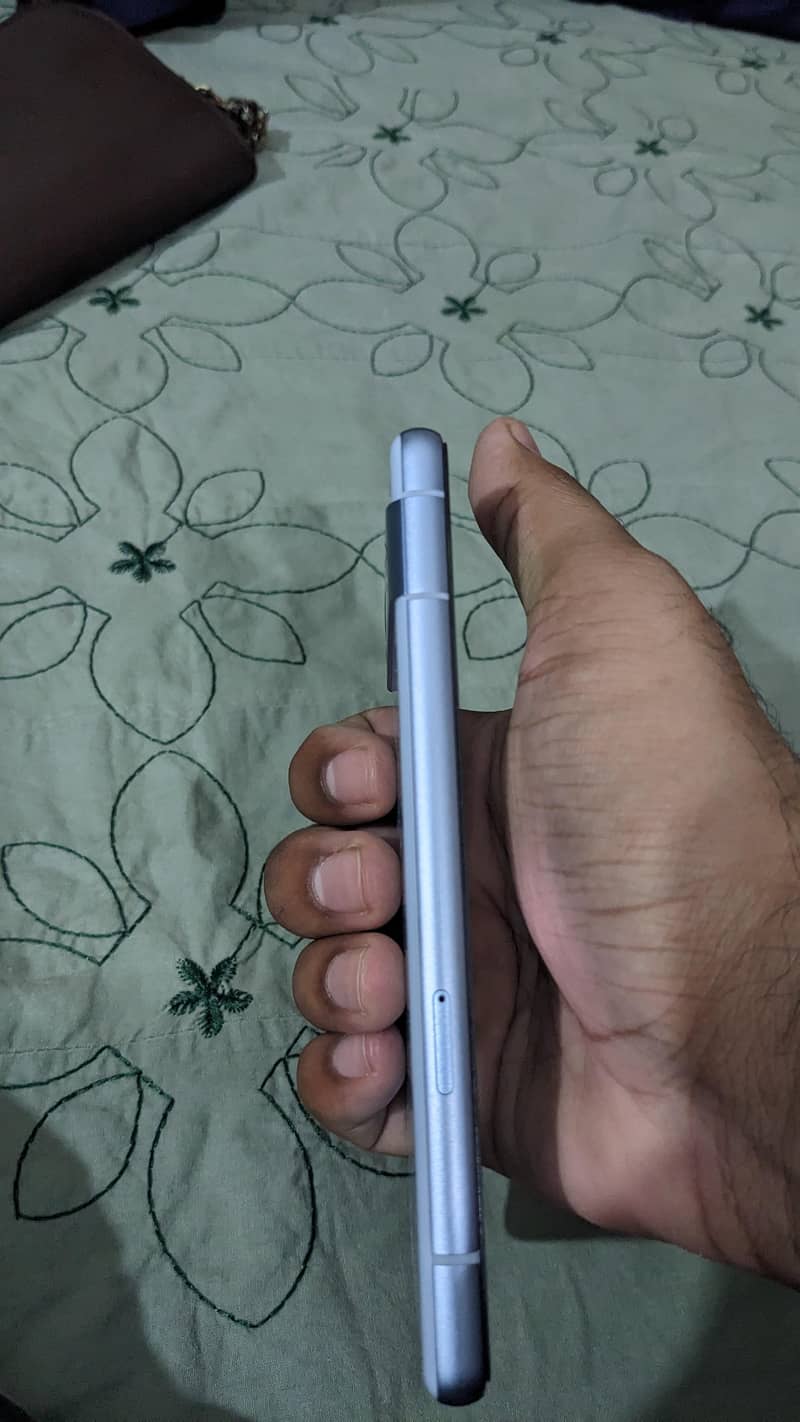Google Pixel 7a 4