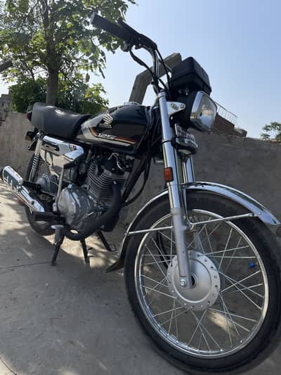 125 Special Edition For Sale Just 800 KM Driven