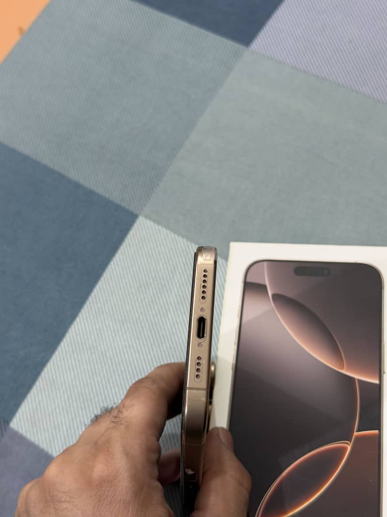 iPhone 16 pro max 2