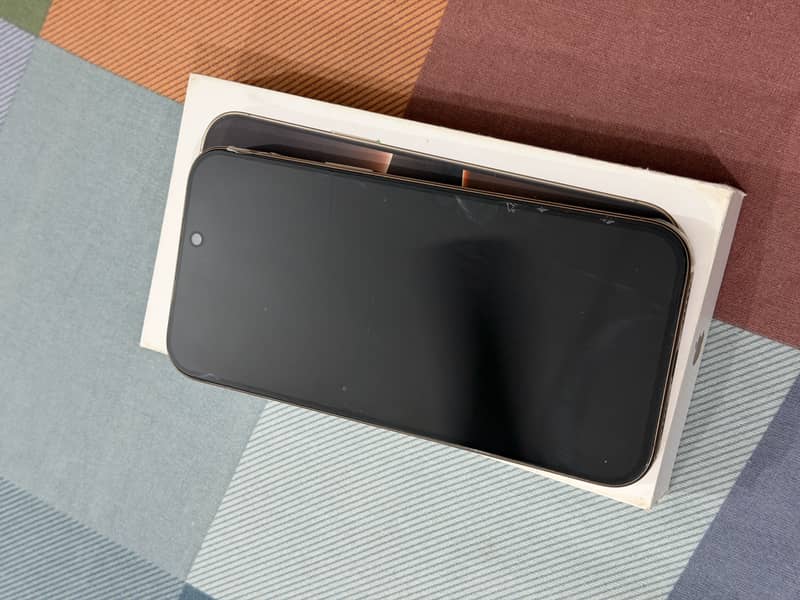 iPhone 16 pro max 3