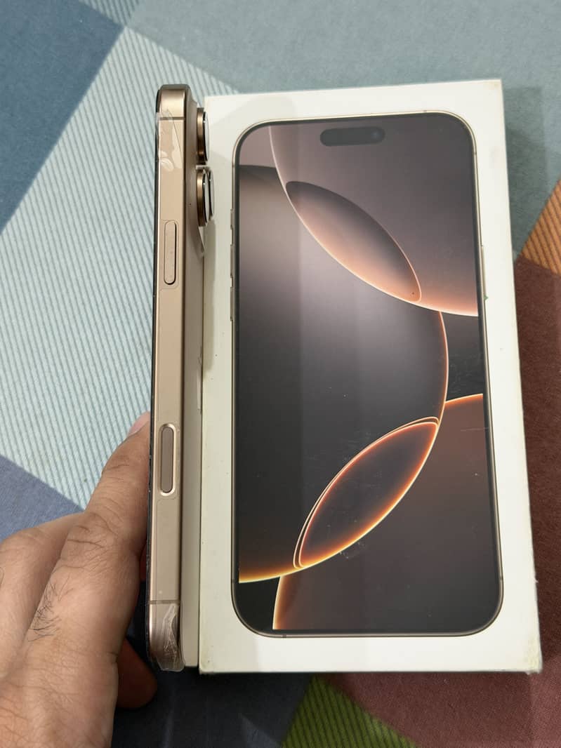 iPhone 16 pro max 4