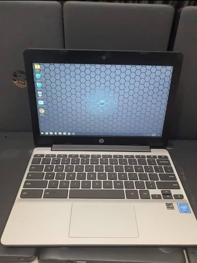 Laptop Windows 10 and Chrome OS Playstore supported