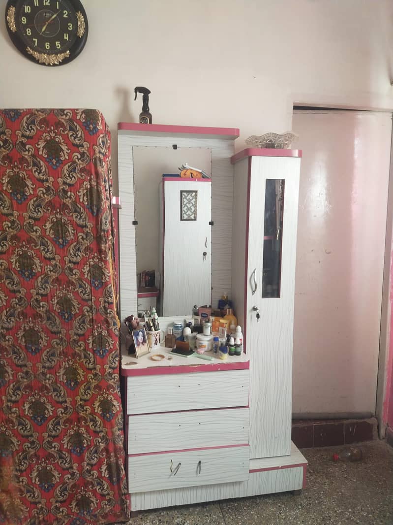 dressing table 0