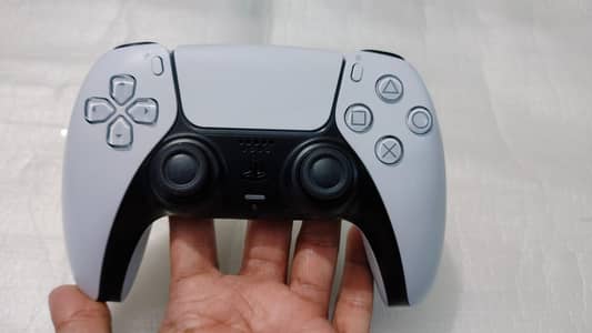 selling ps5 controller orignal and seald