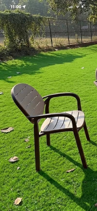 4 chair one table 10 x 10 condition only one month use