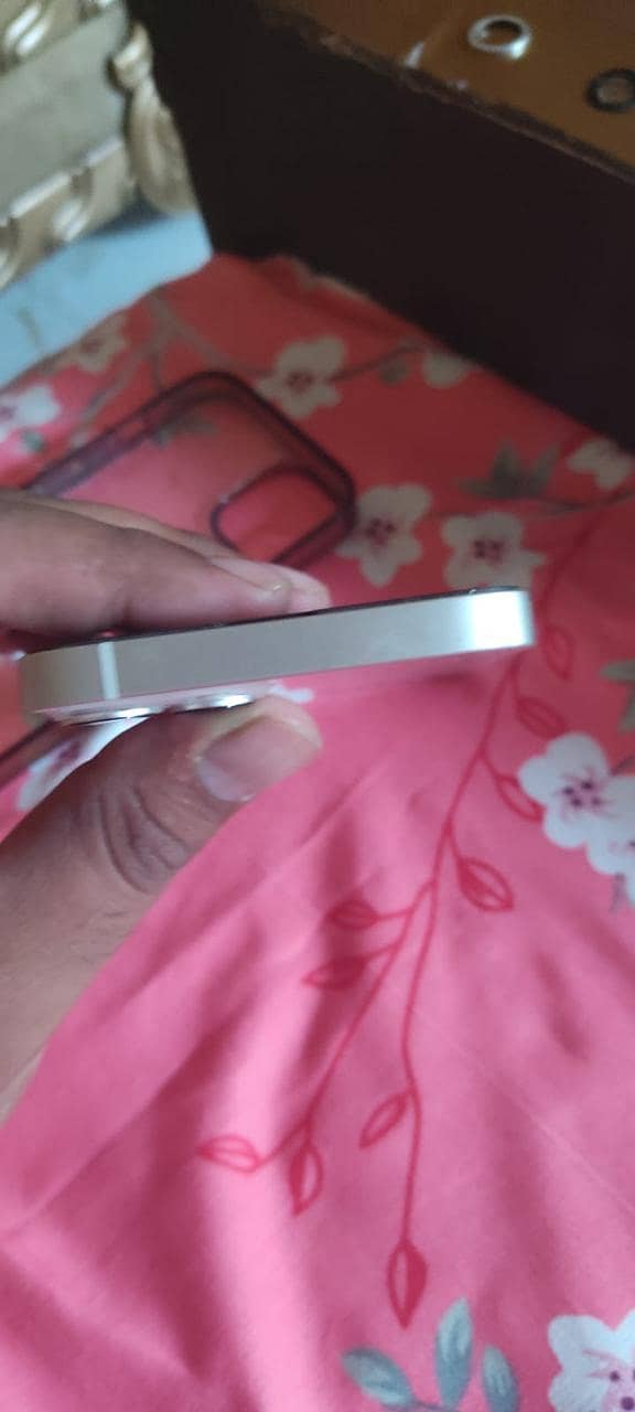 Apple iPhone 13 3