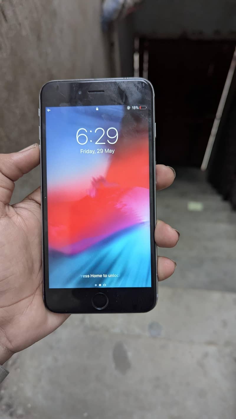 Apple iPhone 6 Plus 2