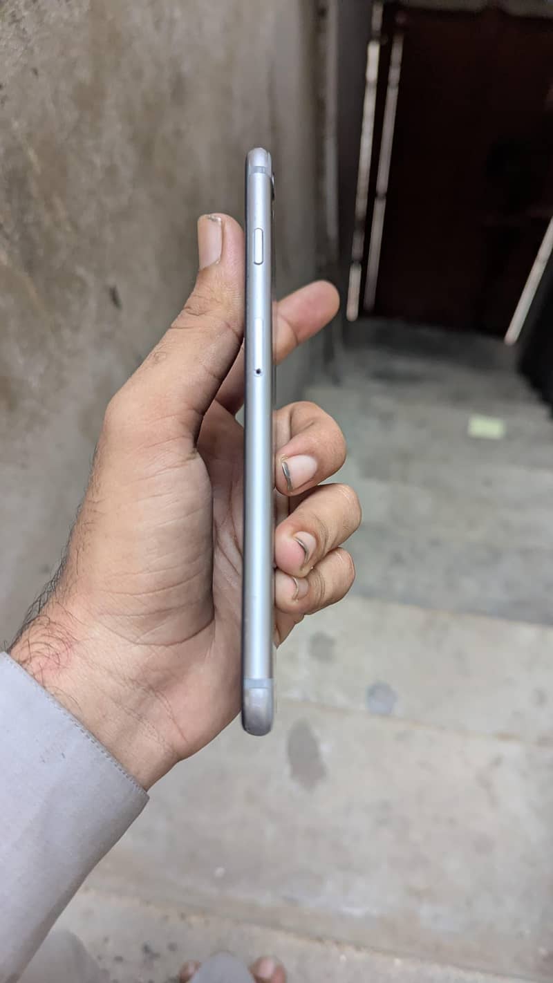Apple iPhone 6 Plus 3