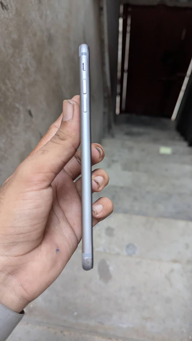 Apple iPhone 6 Plus 4