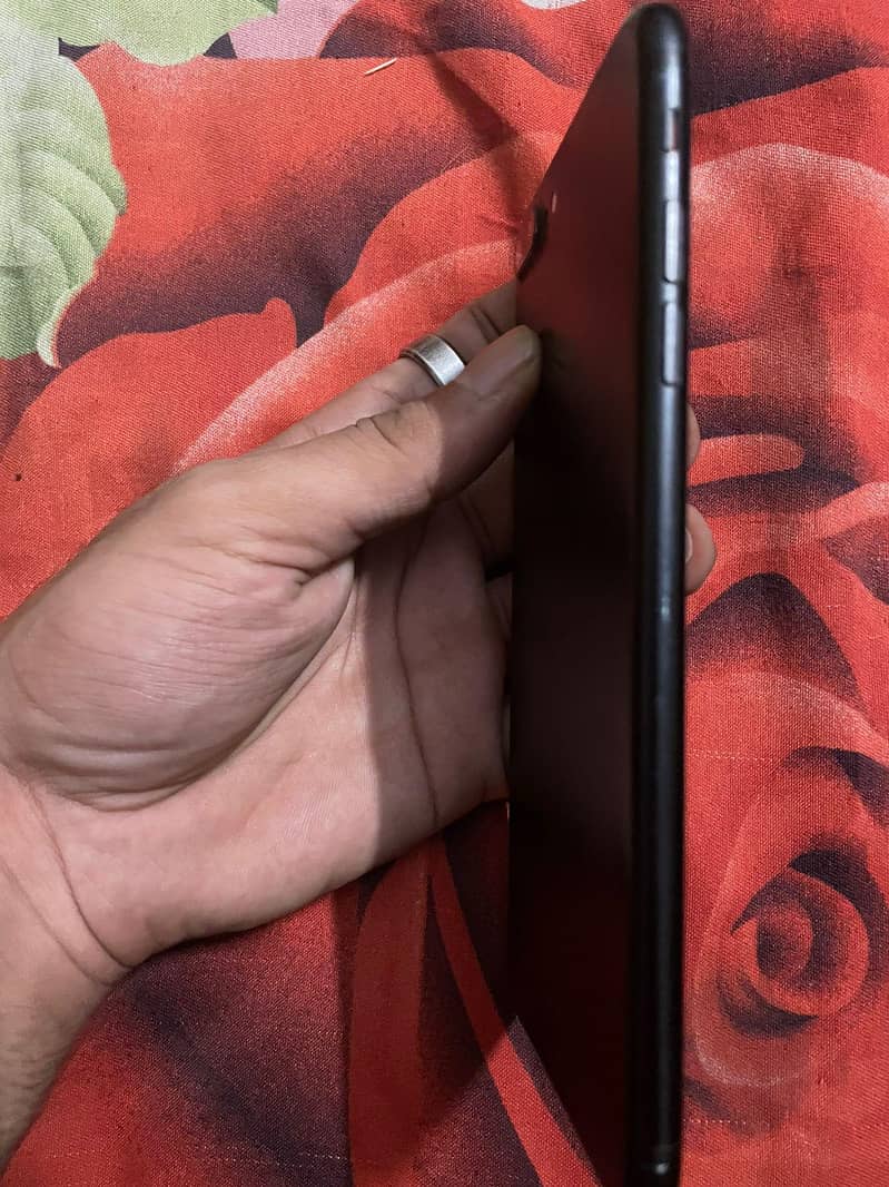 Apple iPhone 7 Plus 1