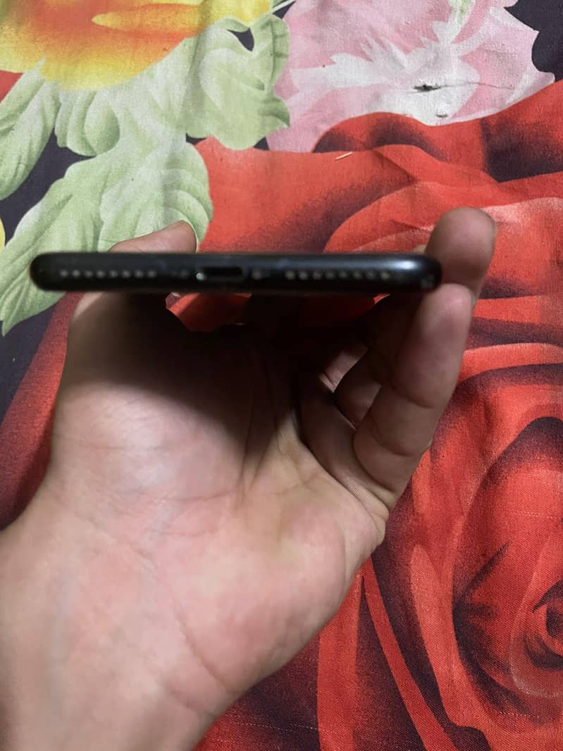 Apple iPhone 7 Plus 2