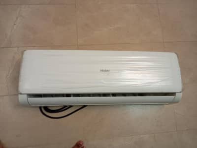 1 Ton AC Immaculate condition