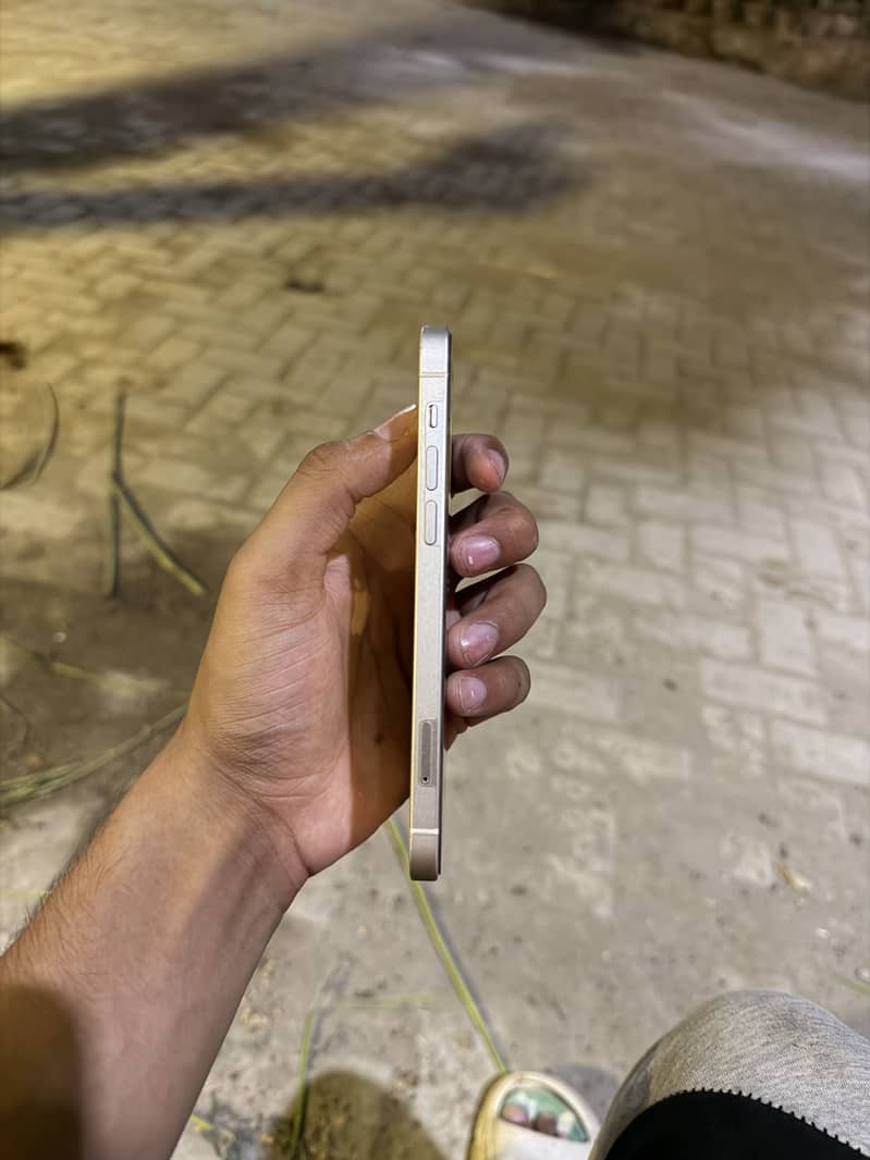 Apple iPhone 12 3