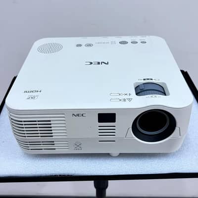 WE HAVE ALL KINDS OF PROJECTORS AVAILBLE IN DUBAI IMPORT 03152965654