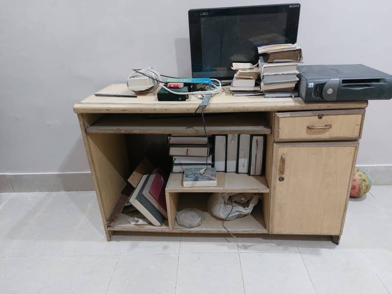 Computer table/book shelf 2