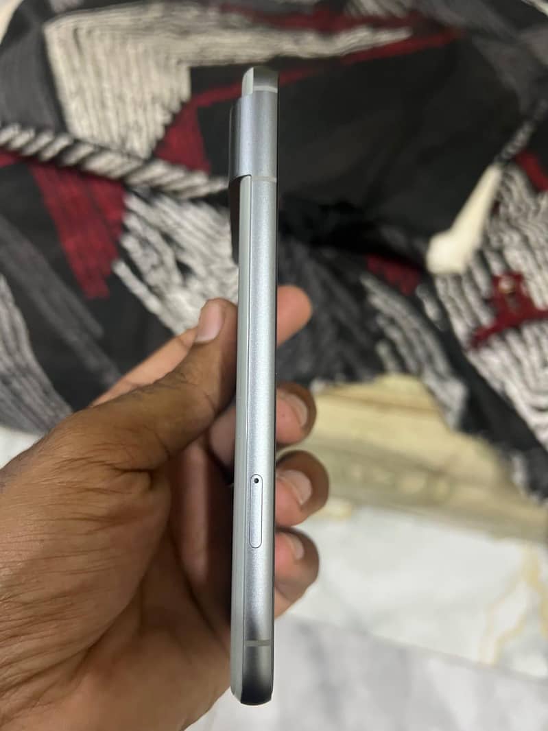 Google Pixel 8 3