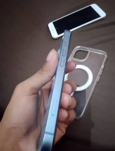 Apple iPhone 14