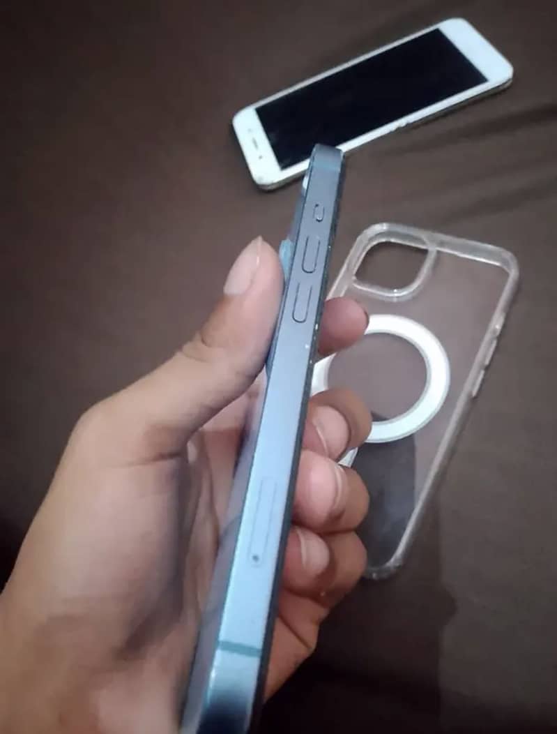 Apple iPhone 14 0