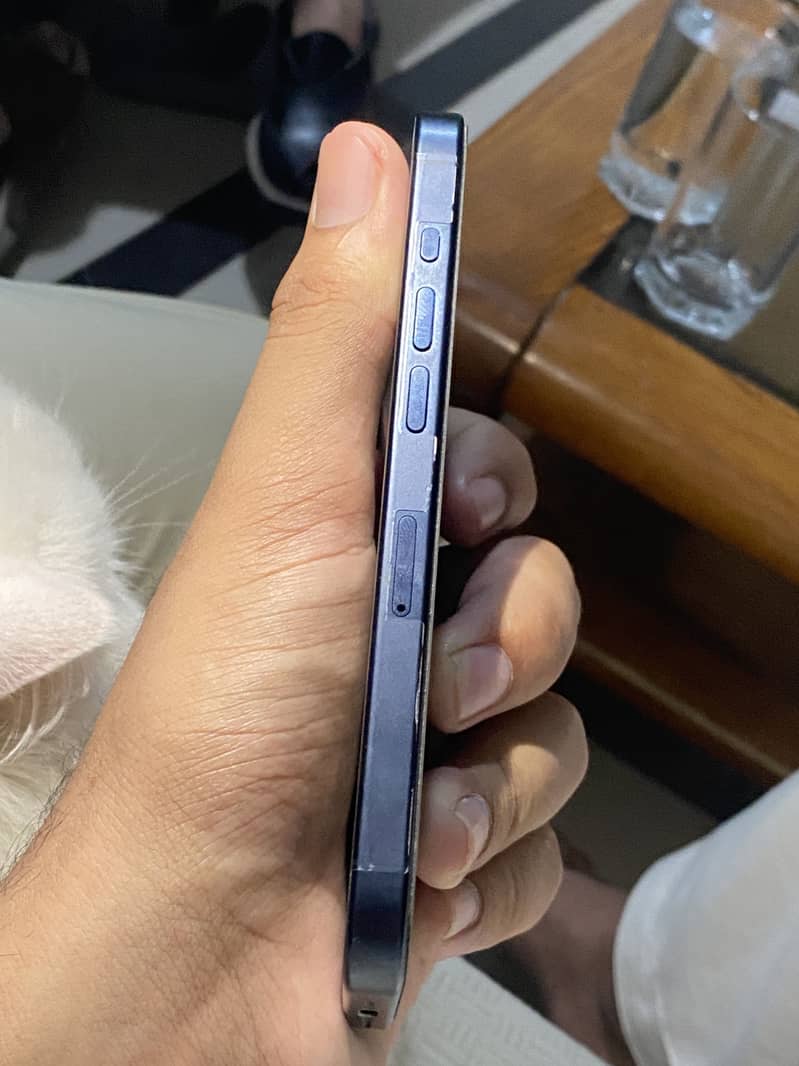 Apple iPhone 15 Pro 4