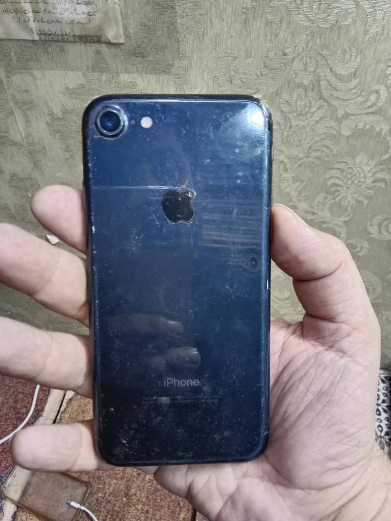 Apple iPhone 7 3