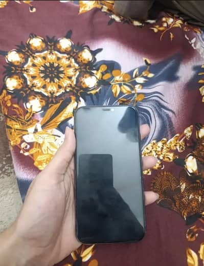 Exchange possible  with good phone iphone 11 nonpta MDM 64GB100 health