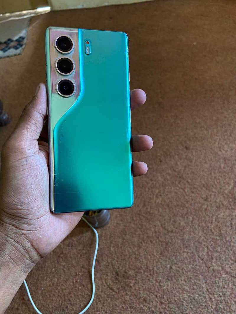 Tecno CAMON 40 Pro 8