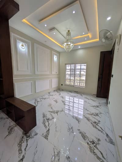 GULBERG RESIDENCIA 5M UPPER FLOOR FOR RENT