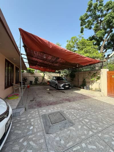600 Square Yard Corner Bungalow For Sale In DHA Phase 1