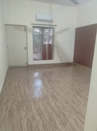 Double Storey house Available For Rent eden cotege road