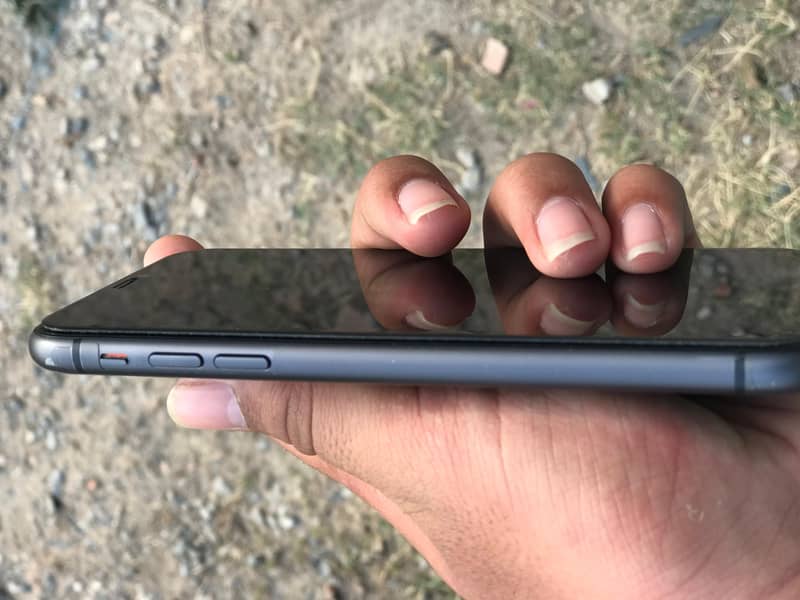 Apple iPhone 11 3