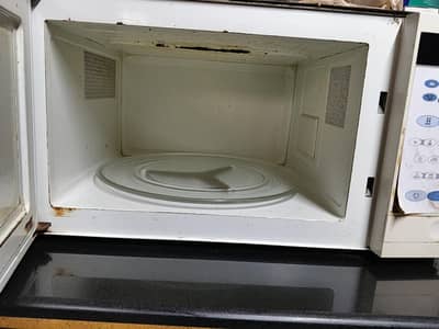 Samsung microwave used with care no damages