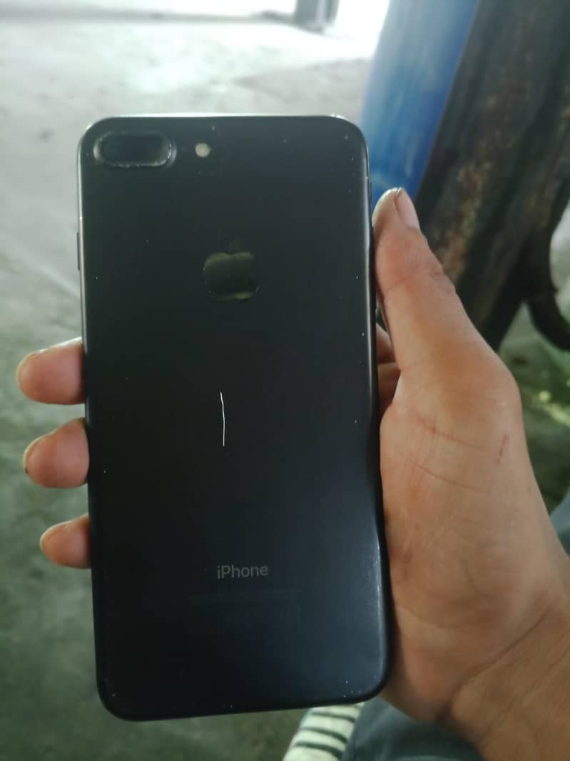 Apple iPhone 7 Plus 4