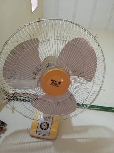 Pak fan company bracket fan