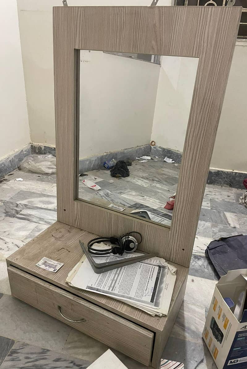 white dressing table 1
