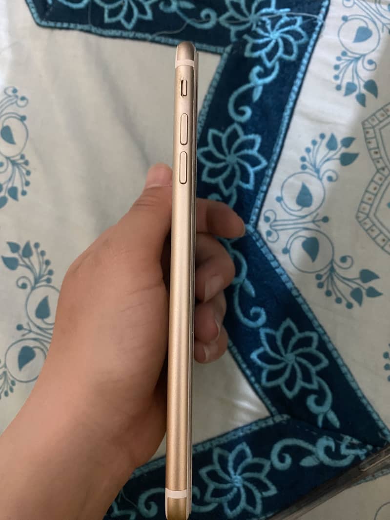 Apple iPhone 7 Plus 2
