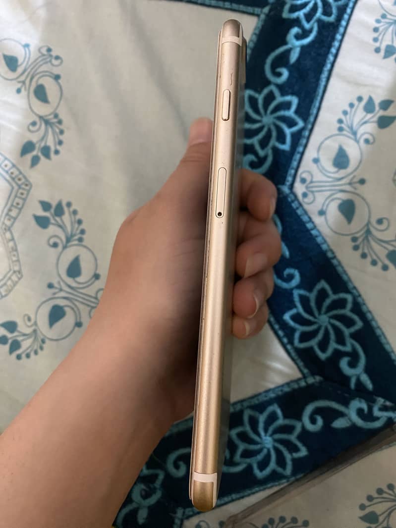 Apple iPhone 7 Plus 4