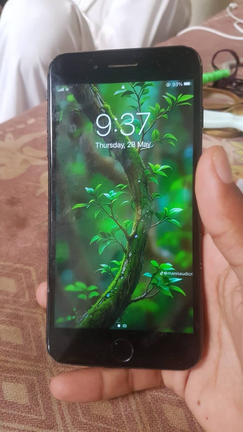 Apple iPhone 7 Plus 0
