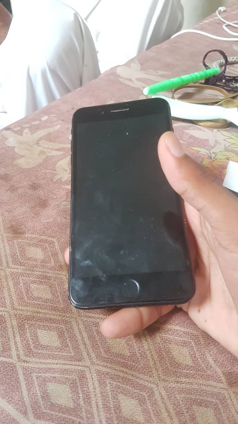 Apple iPhone 7 Plus 1