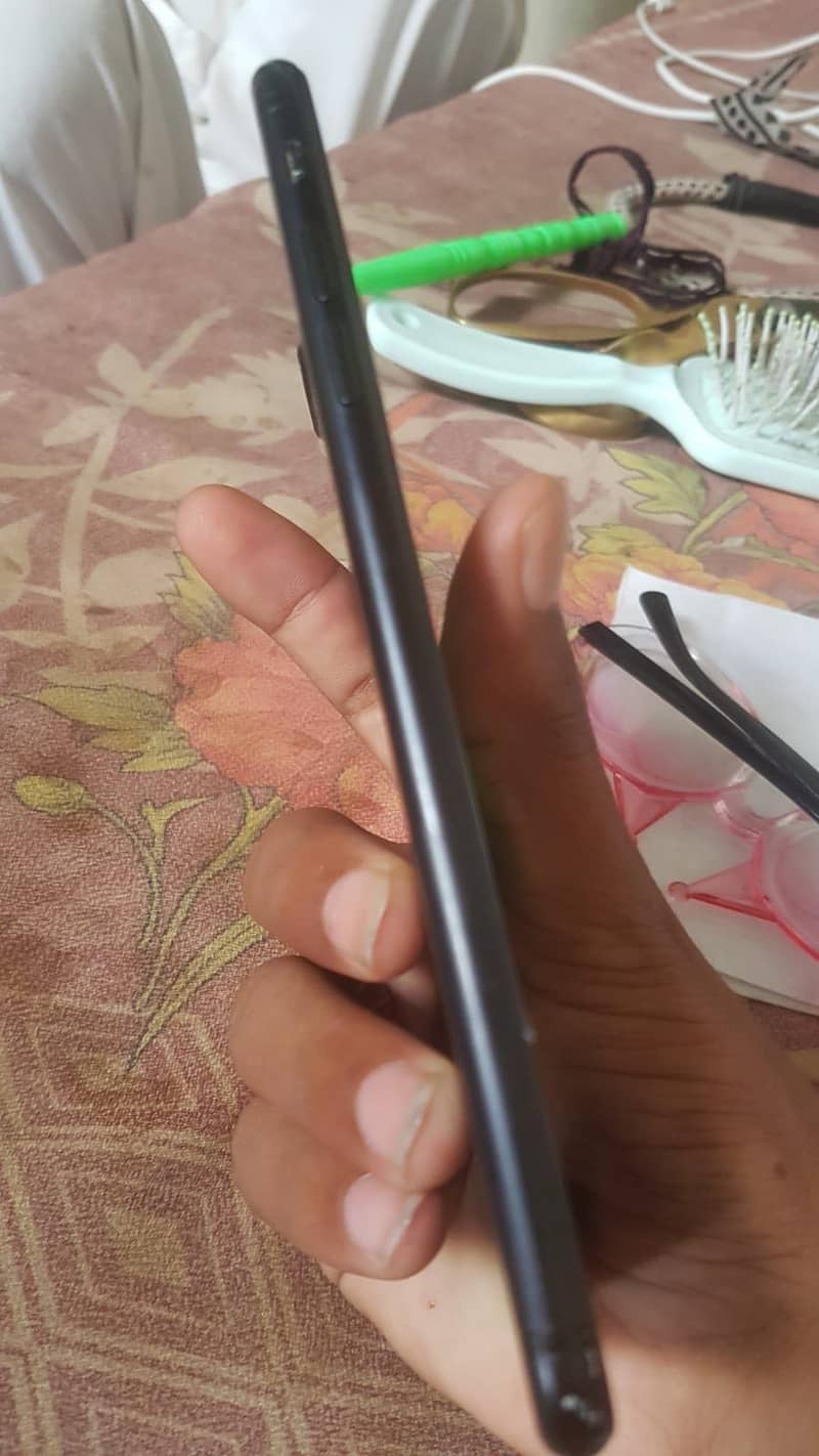 Apple iPhone 7 Plus 5