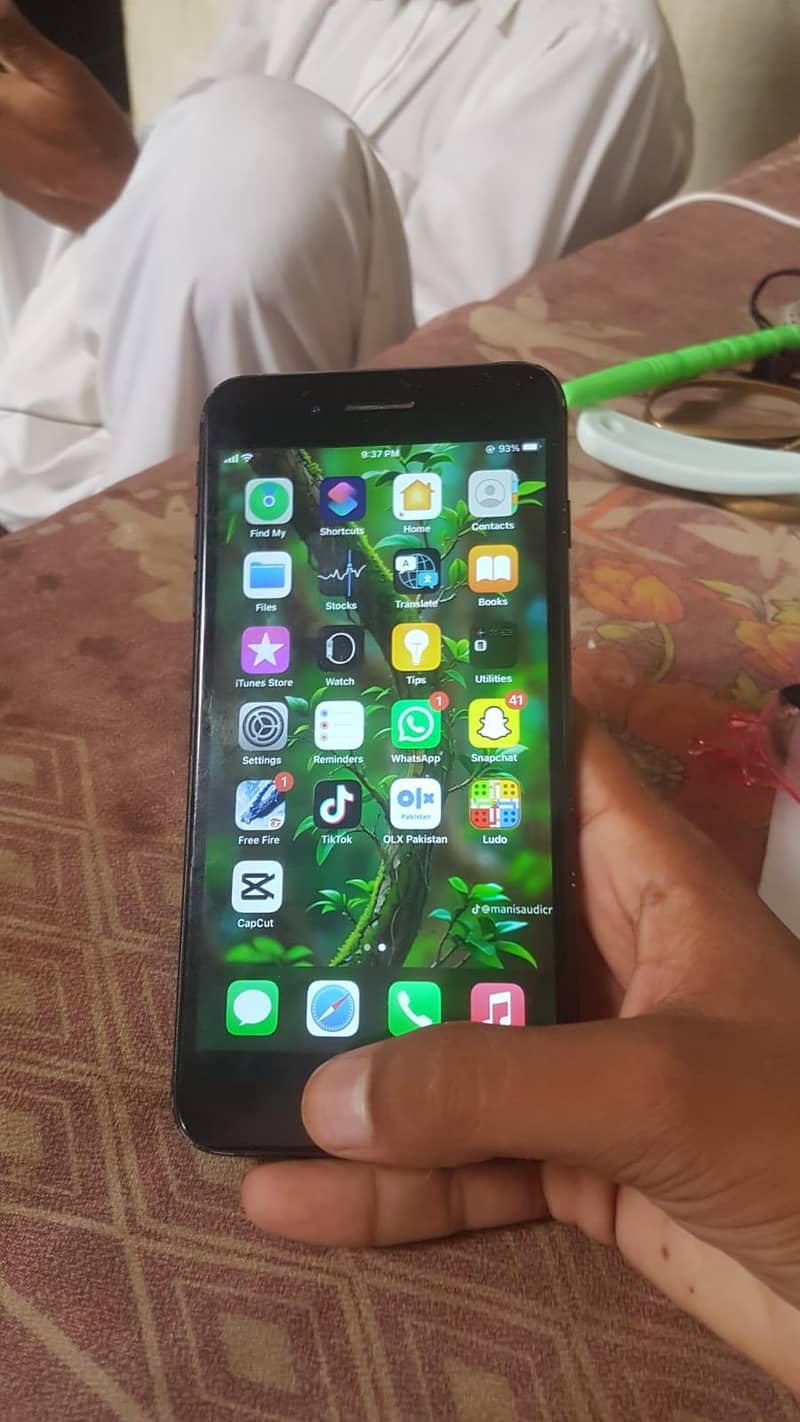 Apple iPhone 7 Plus 6