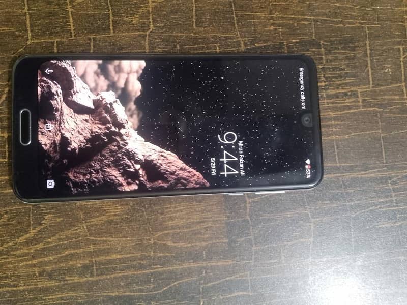 Sharp Aquos R2 1
