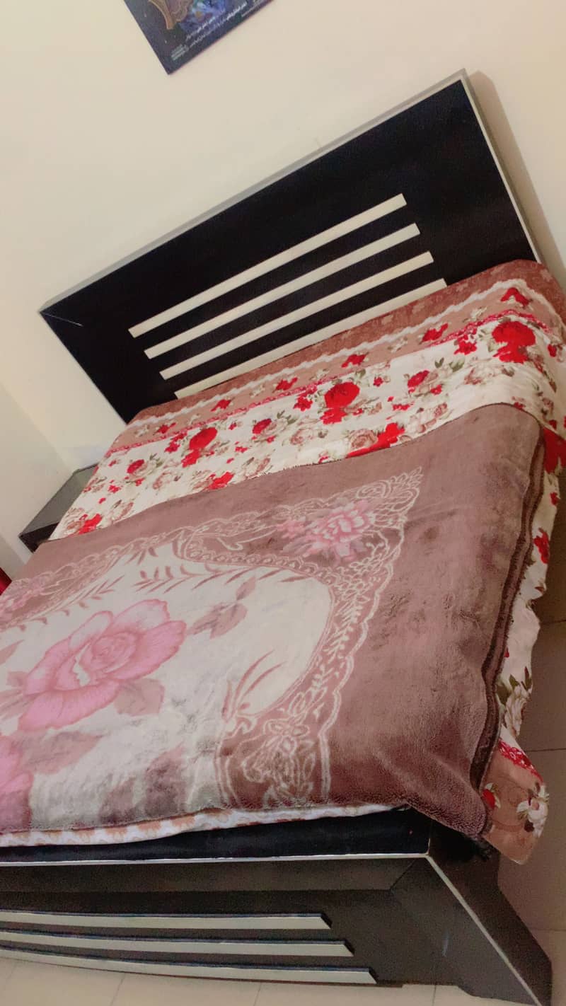 King size bed 1