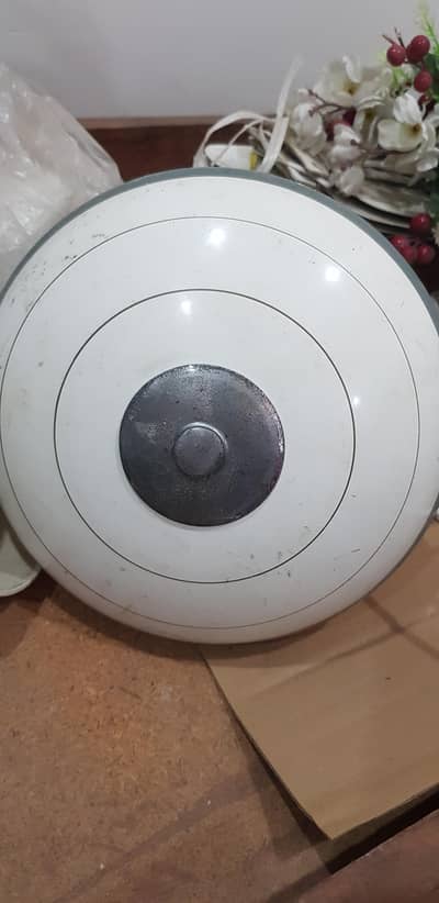 Royal Fan Pure Copper winding is available in Good Condition