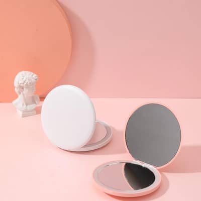 Mini Led pocket mirror
