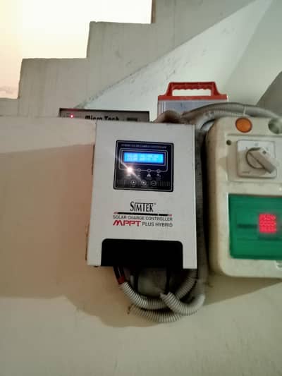 Simtek MPPT charge controler