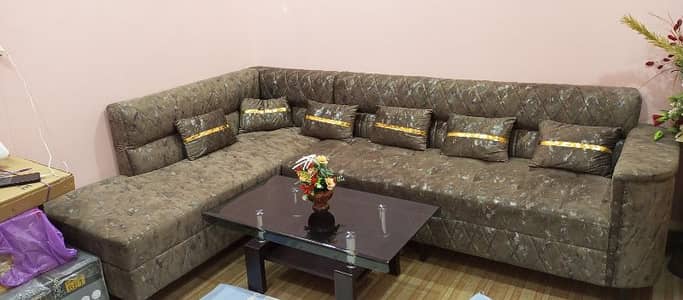 6 seats sofa set just like new Turkish fabric.