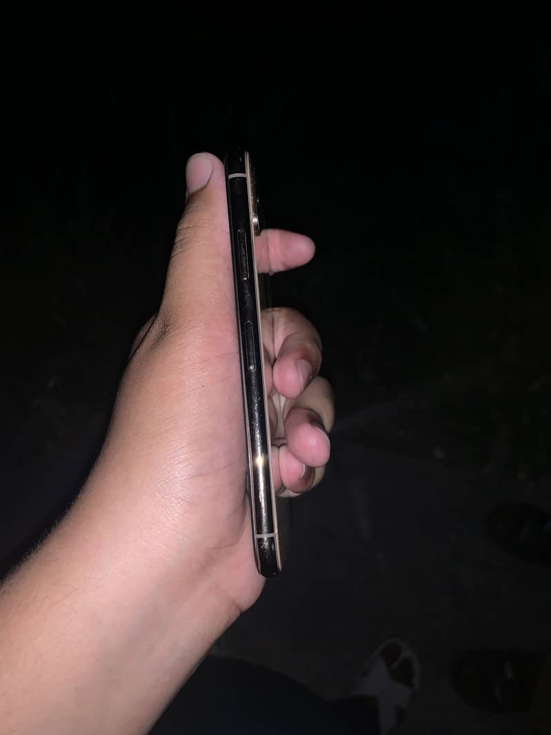 iPhone xs 3