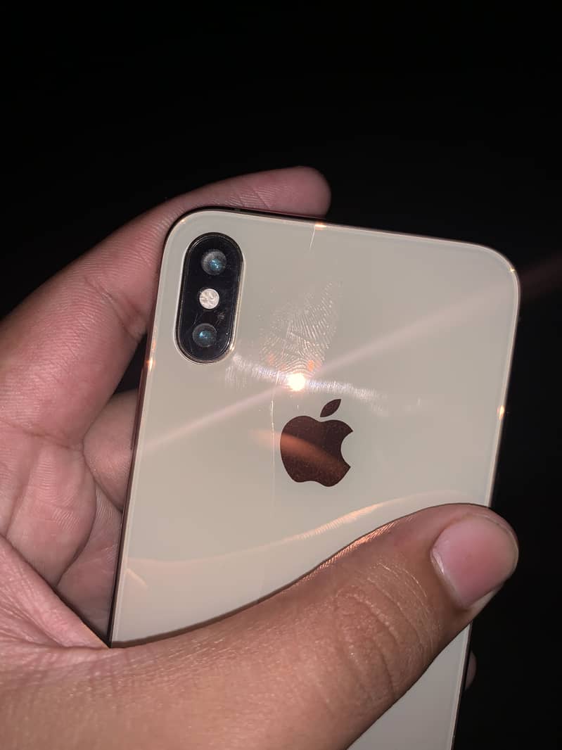 iPhone xs 4